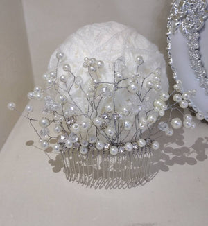 Pearl hair comb